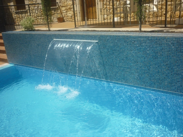Imagen de la piscina del Hotel Santo Domingo De Silos, SANTO DOMINGO DE SILOS. Foto 18
