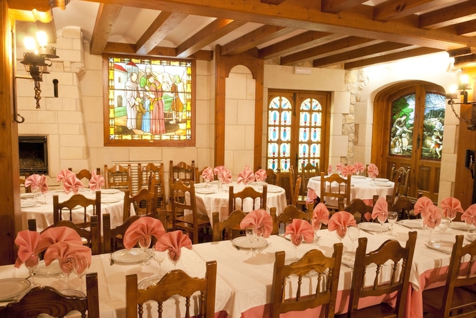 Imagen del bar/restaurante del Hotel Santo Domingo De Silos, SANTO DOMINGO DE SILOS. Foto 3