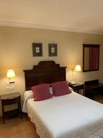 Imagen de la habitación del Hotel Santo Domingo Lucena. Foto 4