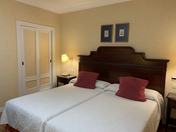 Imagen de la habitación del Hotel Santo Domingo Lucena. Foto 8