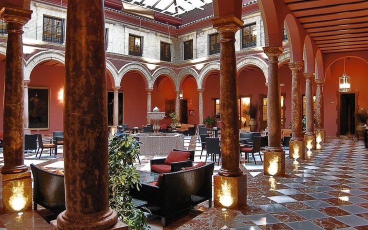 Imagen de los exteriores del Hotel Santo Domingo Lucena. Foto 11