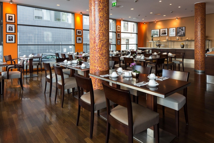 Imagen del bar/restaurante del Hotel Santo. Foto 3