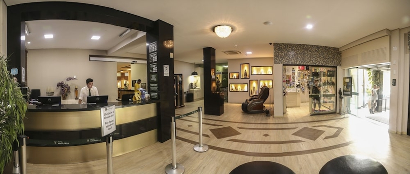 Imagen de los interiores del Hotel Santo Graal. Foto 19