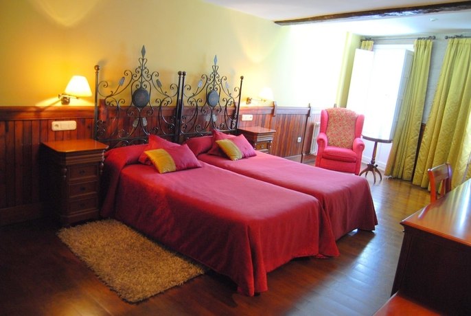 Imagen de la habitación del Hotel Santo Grial. Foto 13