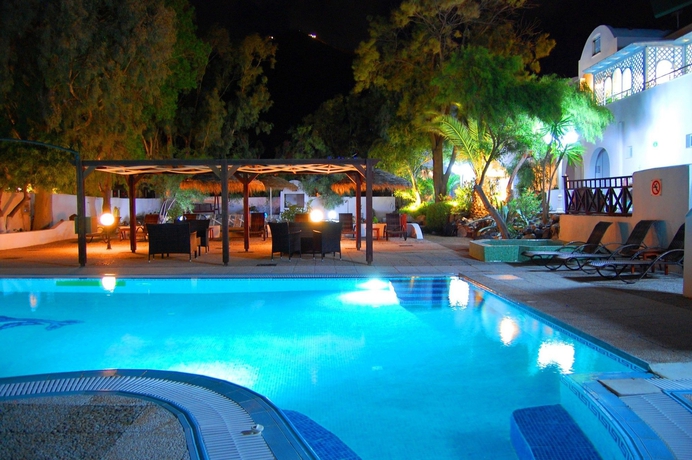 Imagen de la piscina del Hotel Santo Mangata Boutique and Spa. Foto 14