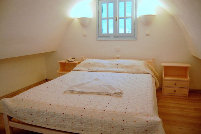 Imagen de la habitación del Hotel Santo Mangata Boutique and Spa. Foto 6