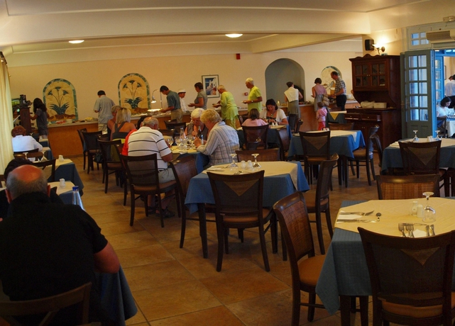 Imagen del bar/restaurante del Hotel Santo Miramare Resort. Foto 2