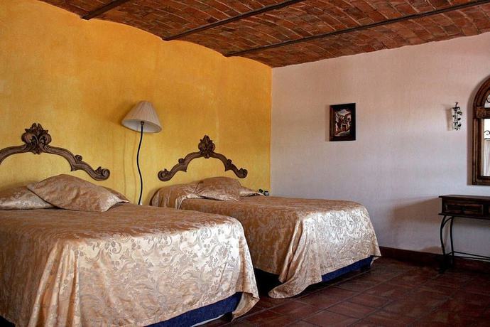 Imagen de la habitación del Hotel Santo Santiago. Foto 8