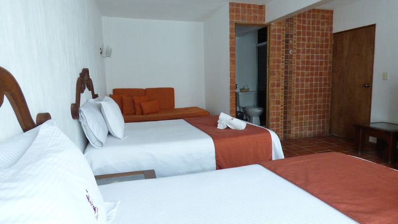 Imagen de la habitación del Hotel Santo Santiago. Foto 9