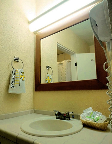 Imagen de la habitación del Hotel Santo Tomas, Ensenada. Foto 10