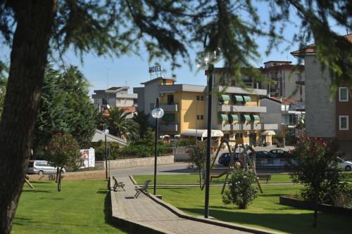 Imagen de la habitación del Hotel Santoianni. Foto 16