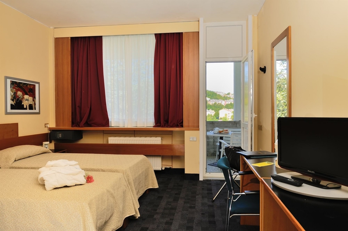 Imagen de la habitación del Hotel Santoli. Foto 7