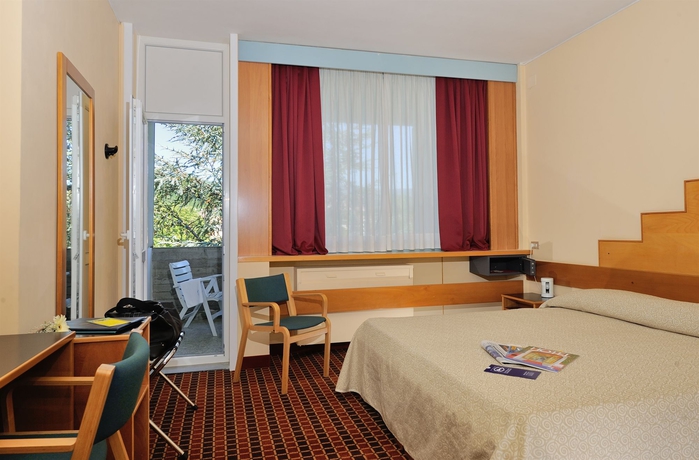 Imagen de la habitación del Hotel Santoli. Foto 8