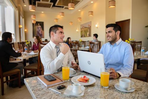 Imagen general del Hotel Santorian. Foto 2