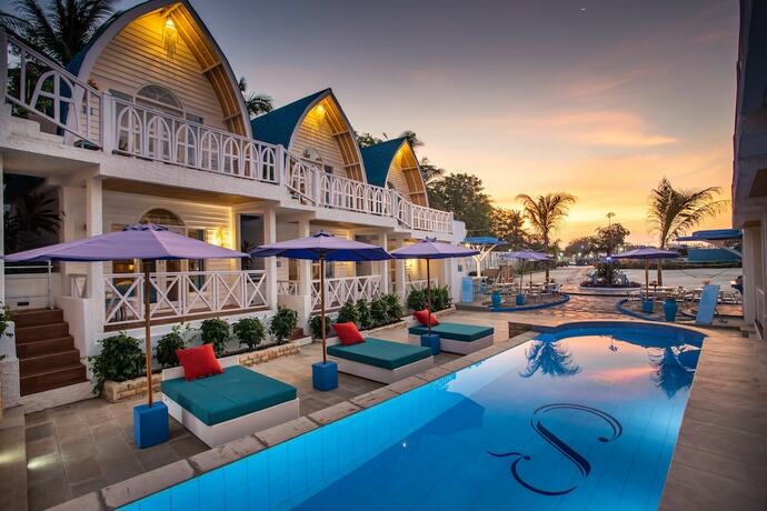 Imagen general del Hotel Santorini Beach Resort. Foto 11