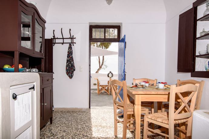 Imagen de la habitación del Hotel Santorini Crystal Blue. Foto 3