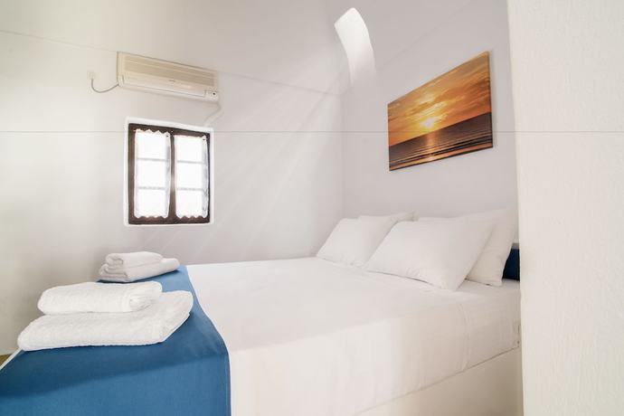 Imagen de la habitación del Hotel Santorini Crystal Blue. Foto 10