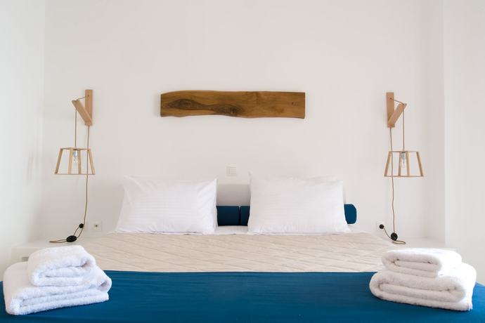 Imagen de la habitación del Hotel Santorini Crystal Blue. Foto 11