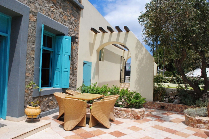 Imagen de los exteriores del Hotel Santorini. Foto 13