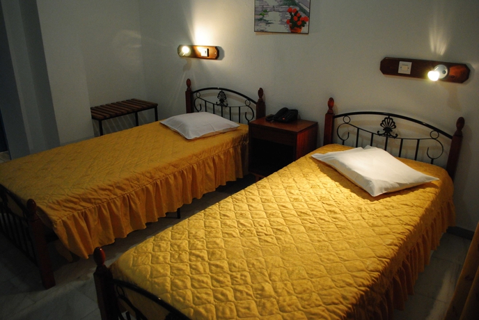 Imagen de la habitación del Hotel Santorini. Foto 6