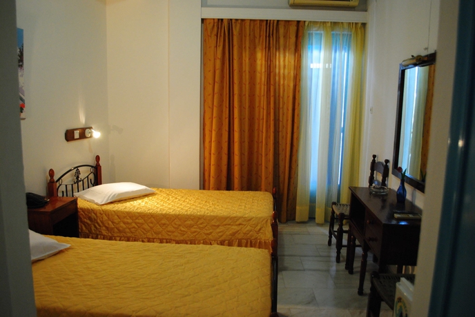 Imagen de la habitación del Hotel Santorini. Foto 9