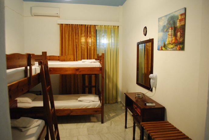 Imagen de la habitación del Hotel Santorini. Foto 12