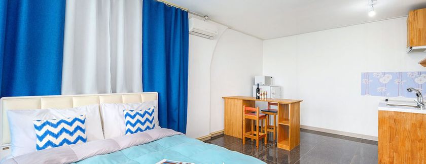 Imagen de la habitación del Hotel Santorini N Pension. Foto 12