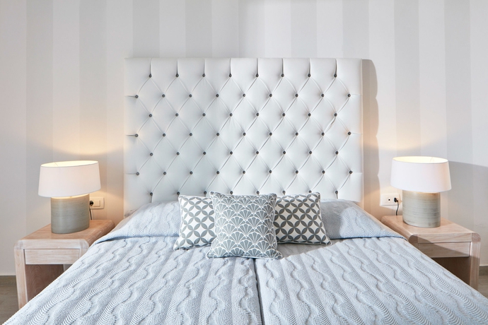 Imagen de la habitación del Hotel Santorini Palace. Foto 7