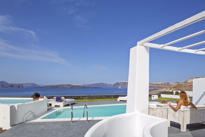 Imagen de la piscina del Hotel Santorini Princess Presidential Suites. Foto 14