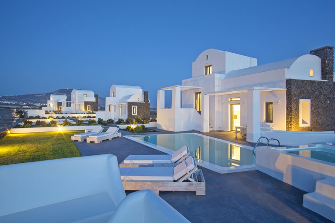 Imagen de la piscina del Hotel Santorini Princess Presidential Suites. Foto 15