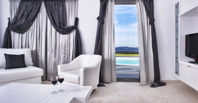Imagen de los interiores del Hotel Santorini Princess Presidential Suites. Foto 10