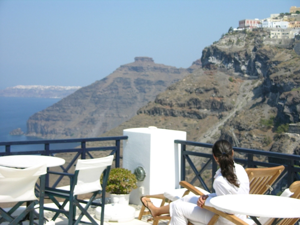 Imagen de los exteriores del Hotel Santorini Reflexions Volcano. Foto 9