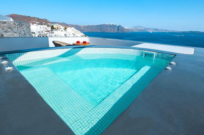 Imagen de la piscina del Hotel Santorini Secret Premium. Foto 11