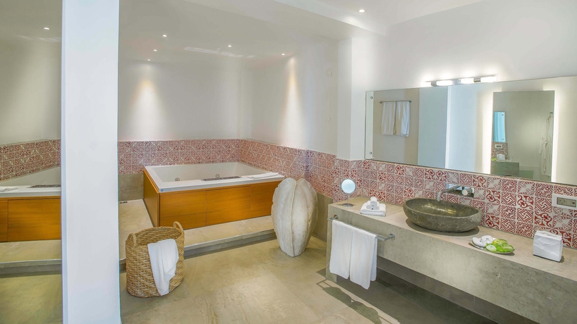 Imagen de la habitación del Hotel Santorini Secret Suites and Spa. Foto 13