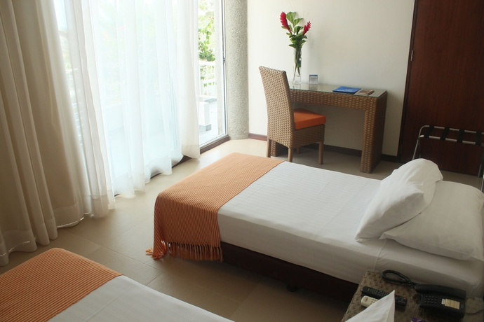 Imagen de la habitación del Hotel Santorini and Resort. Foto 7