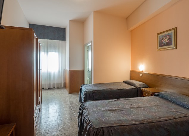 Imagen de la habitación del Hotel Santorotto. Foto 3