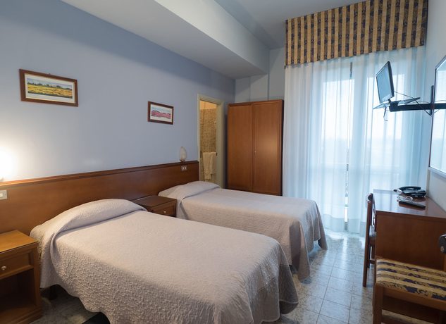 Imagen de la habitación del Hotel Santorotto. Foto 5