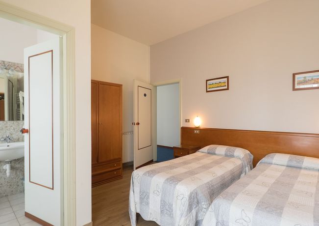 Imagen de la habitación del Hotel Santorotto. Foto 8