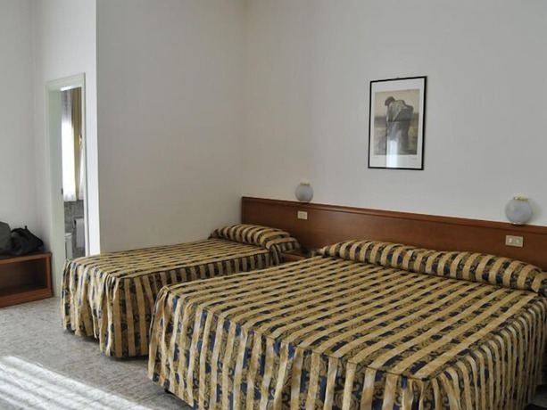 Imagen de la habitación del Hotel Santorotto. Foto 12