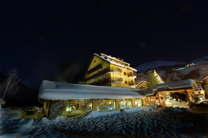 Imagen general del Hotel Sant'orso - Mountain Lodge and Spa. Foto 2