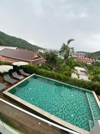 Imagen de la piscina del Hotel Santosa Detox And Wellness Center. Foto 17
