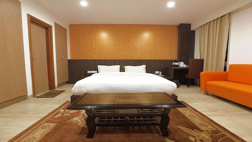 Imagen de la habitación del Hotel Santosh Dham. Foto 10