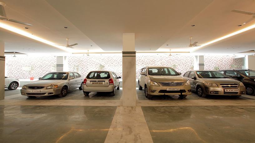 Imagen general del Hotel Santosh Dham. Foto 1