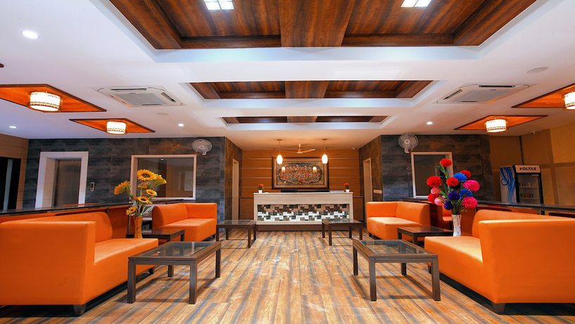 Imagen de los interiores del Hotel Santosh Dham. Foto 19