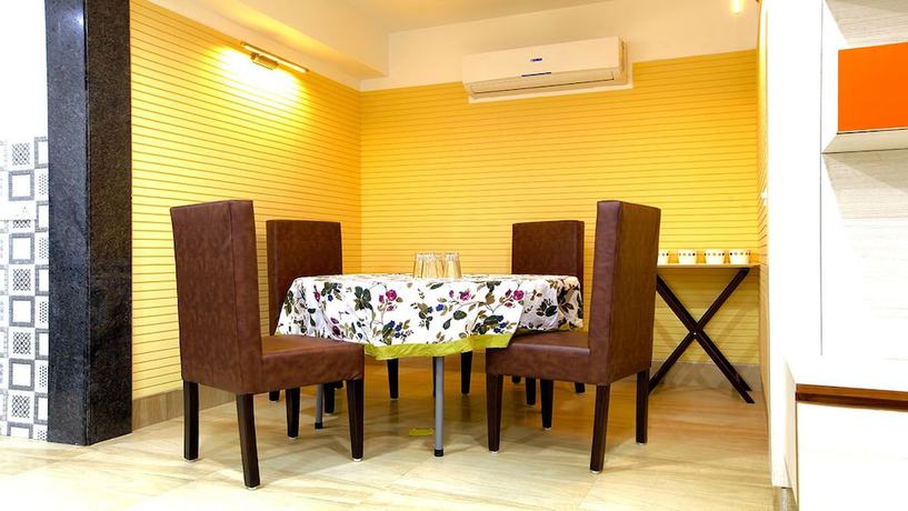 Imagen de la habitación del Hotel Santosh Dham. Foto 14