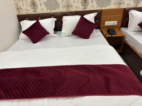 Imagen de la habitación del Hotel Santosh Palace. Foto 18