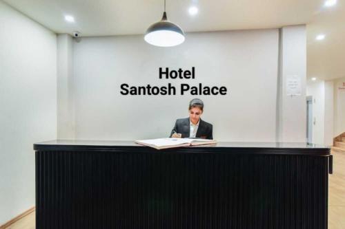 Imagen general del Hotel Santosh Palace. Foto 12