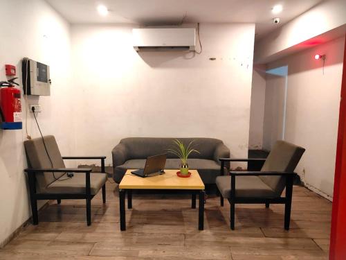 Imagen general del Hotel Santosh Palace. Foto 16