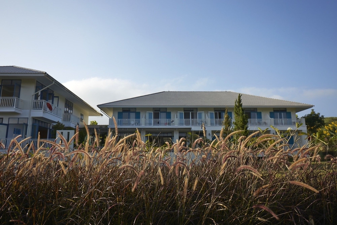 Imagen de los exteriores del Hotel Santosha Health and Lifestyle Resort. Foto 10