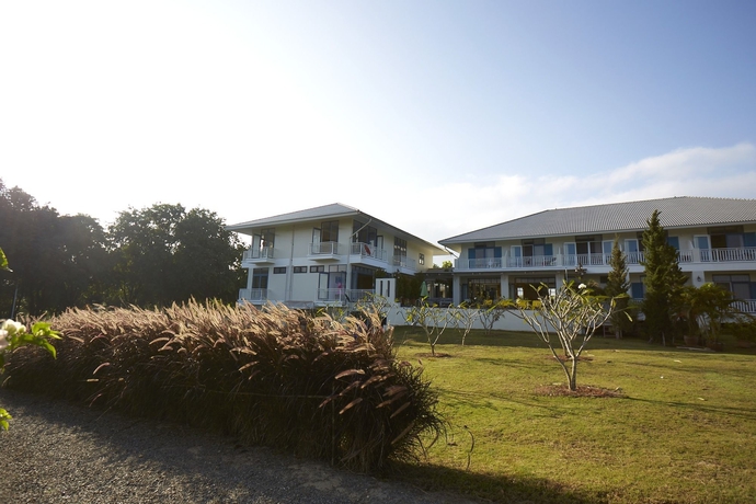 Imagen de los exteriores del Hotel Santosha Health and Lifestyle Resort. Foto 12
